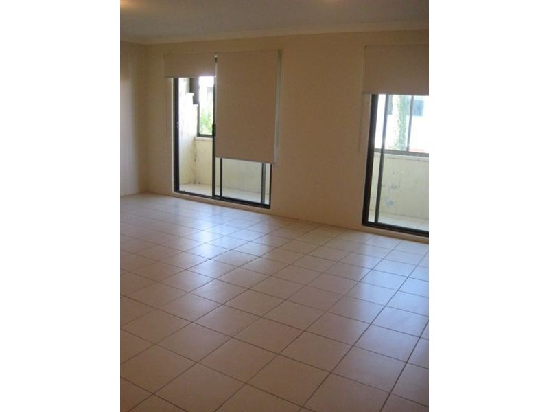 6/10 Duet Drive, Mermaid Waters QLD 4218