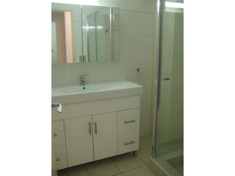 6/10 Duet Drive, Mermaid Waters QLD 4218