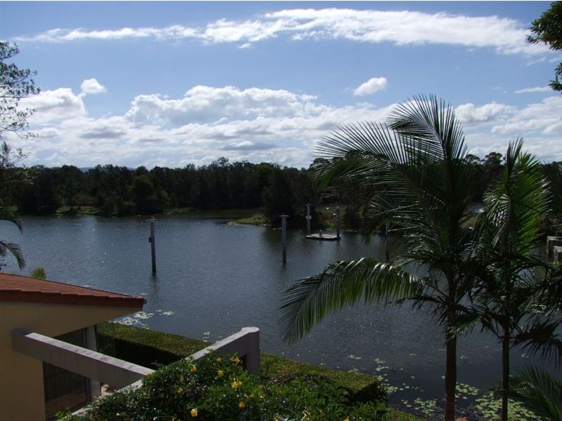 3/125 Santa Cruz Boulevard, ’3 Middleton’, Clear Island Waters QLD 4226