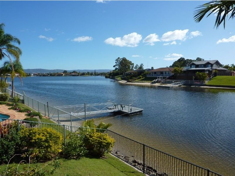 28 Port Drive, Mermaid Waters QLD 4218