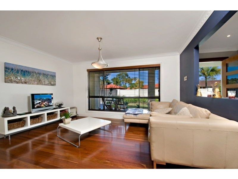 28 Port Drive, Mermaid Waters QLD 4218