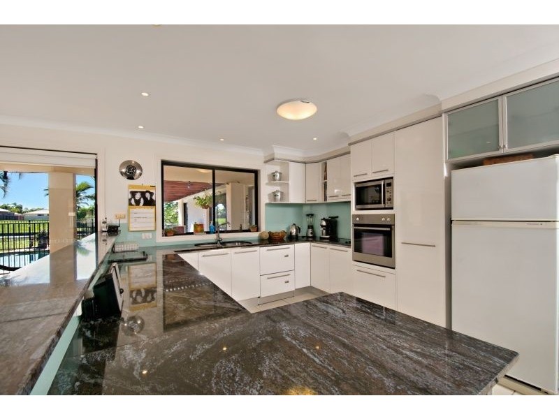 28 Port Drive, Mermaid Waters QLD 4218