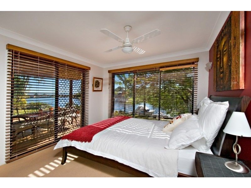 28 Port Drive, Mermaid Waters QLD 4218