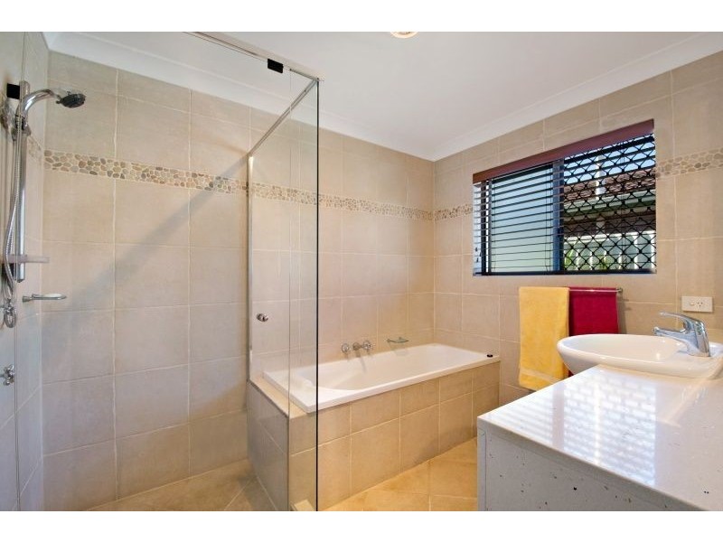 28 Port Drive, Mermaid Waters QLD 4218