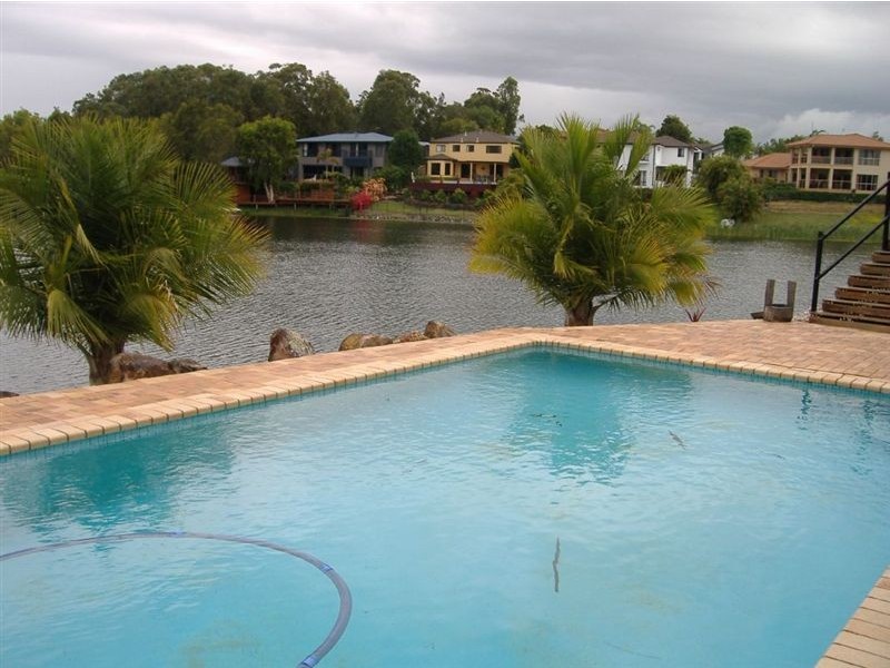 12 Malvern Place, Robina QLD 4226