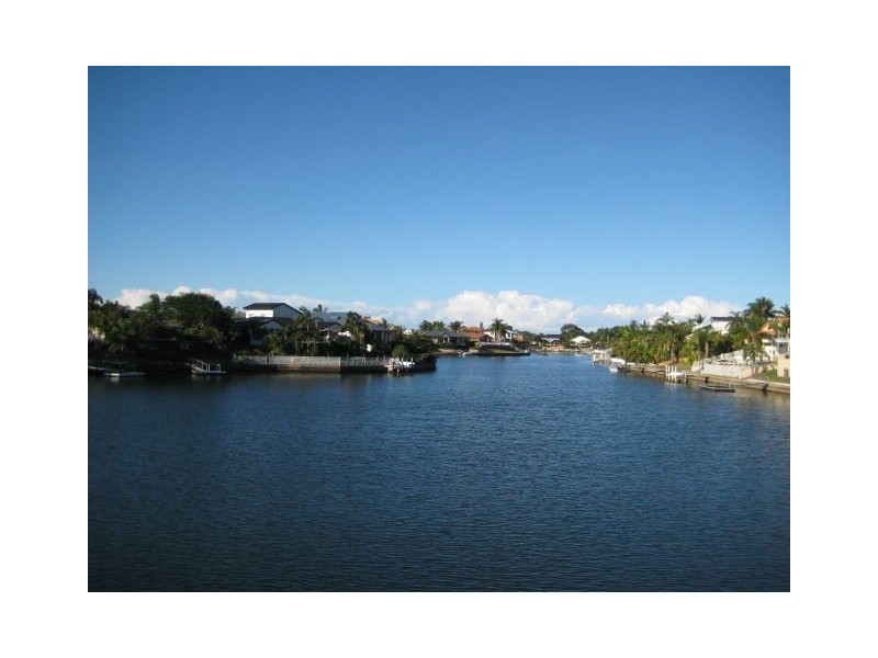 8 Portobello Drive, Mermaid Waters QLD 4218