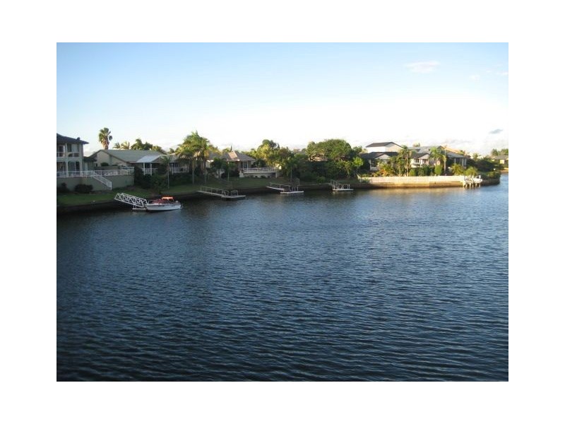 8 Portobello Drive, Mermaid Waters QLD 4218