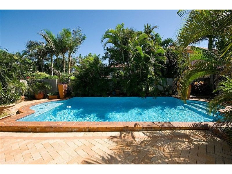 16 Julatten Drive, Robina QLD 4226