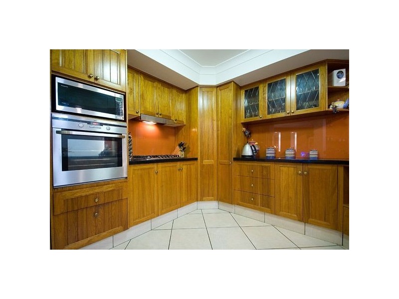 16 Julatten Drive, Robina QLD 4226