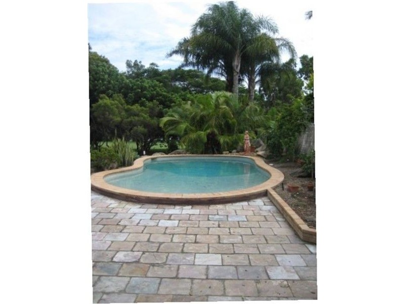 75 Santa Cruz Blvd, Clear Island Waters QLD 4226
