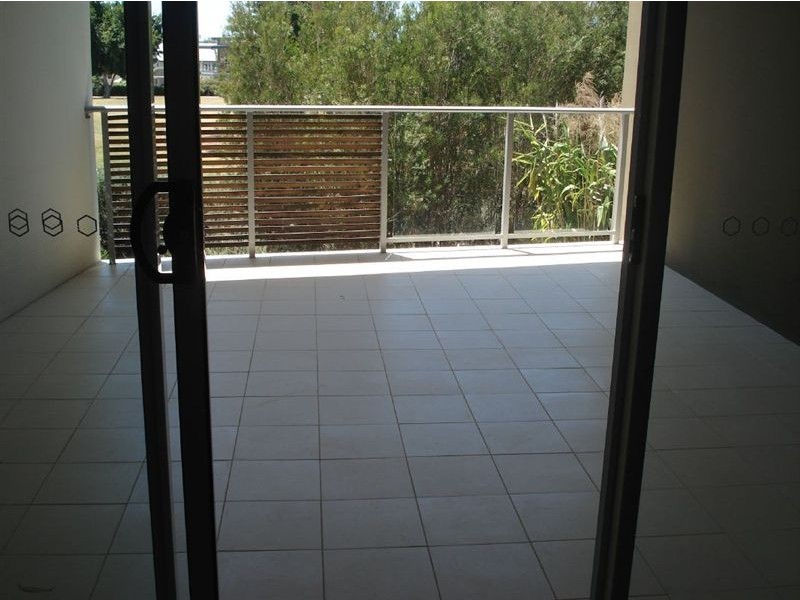 6/11 Cezaire Avenue, Varsity Lakes QLD 4227