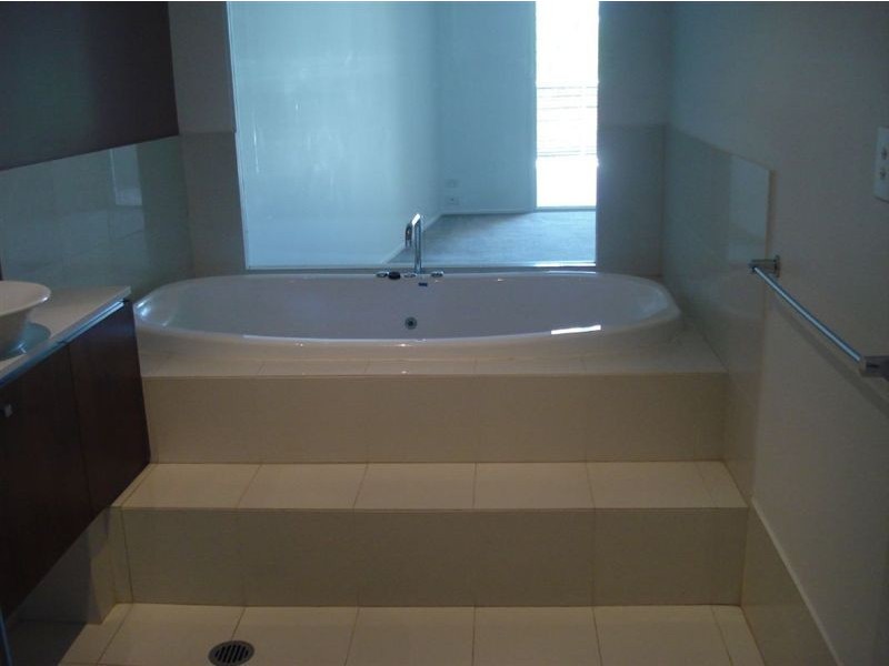 8/11 Cezaire Avenue, Varsity Lakes QLD 4227
