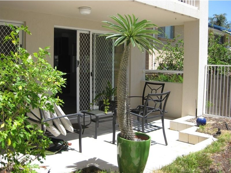 1/9 Francis Street, Mermaid Beach QLD 4218