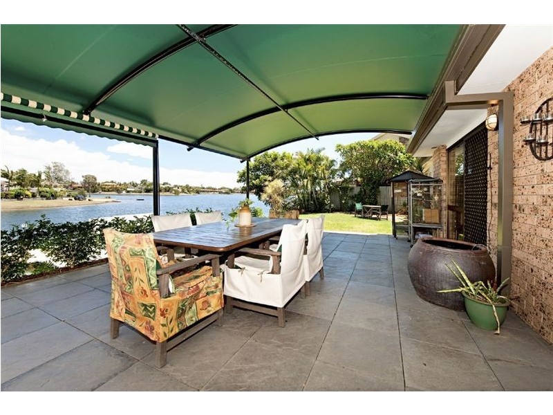 68 Oceanic Drive, Mermaid Waters QLD 4218