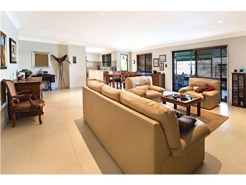 68 Oceanic Drive, Mermaid Waters QLD 4218