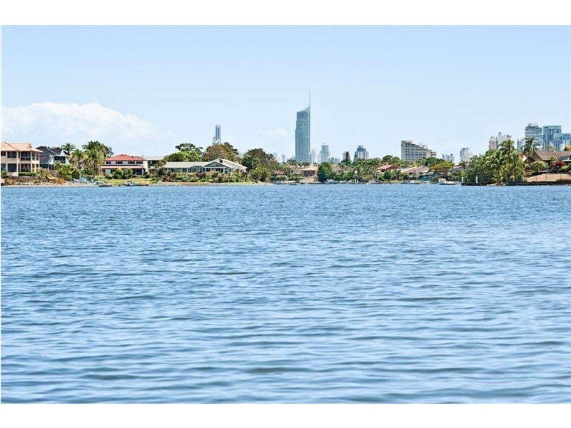 68 Oceanic Drive, Mermaid Waters QLD 4218