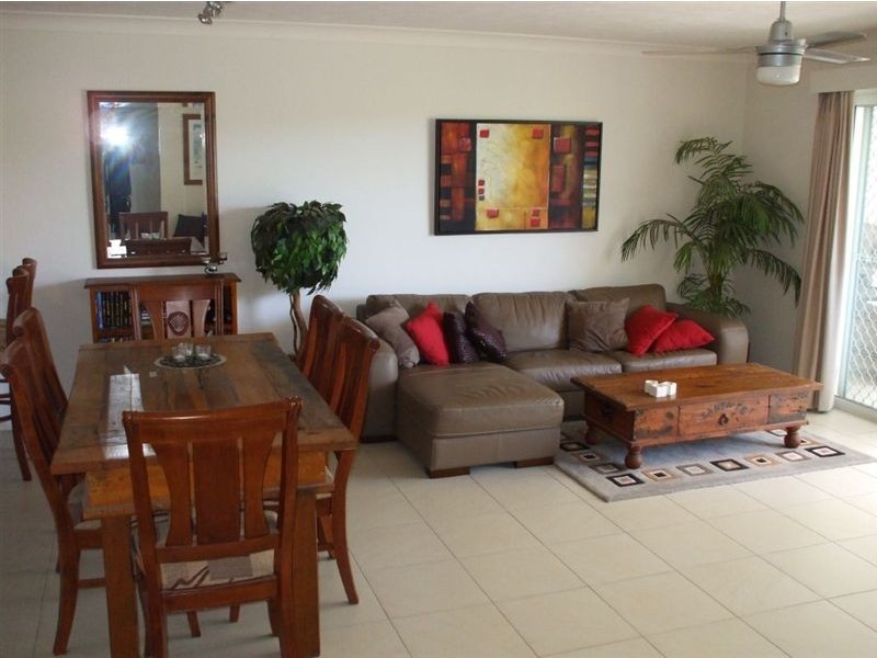 4/14 Brake Street, Burleigh Heads QLD 4220