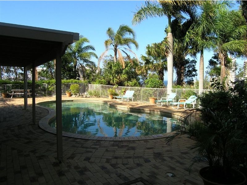 4/14 Brake Street, Burleigh Heads QLD 4220