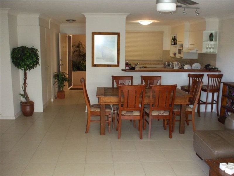 4/14 Brake Street, Burleigh Heads QLD 4220