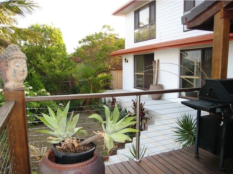 5 La France Court, Mermaid Waters QLD 4218