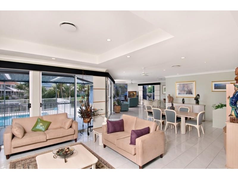 7 Montego Court, Mermaid Waters QLD 4218