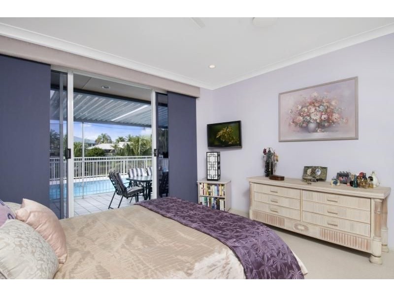 7 Montego Court, Mermaid Waters QLD 4218