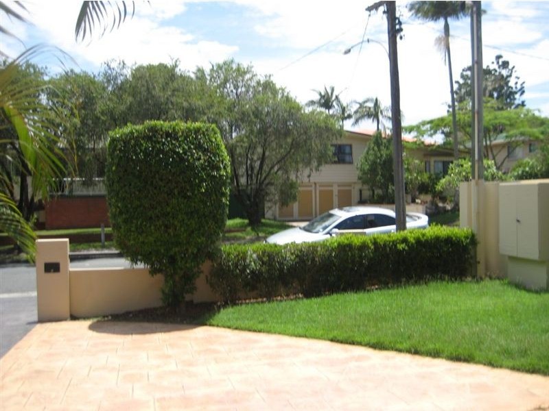 1/10 Cantala Avenue, Miami QLD 4220