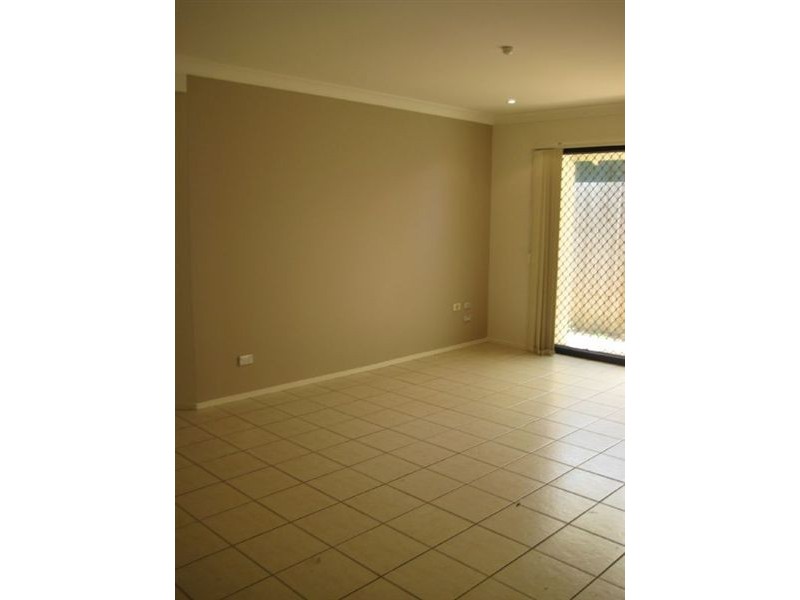 1/10 Cantala Avenue, Miami QLD 4220