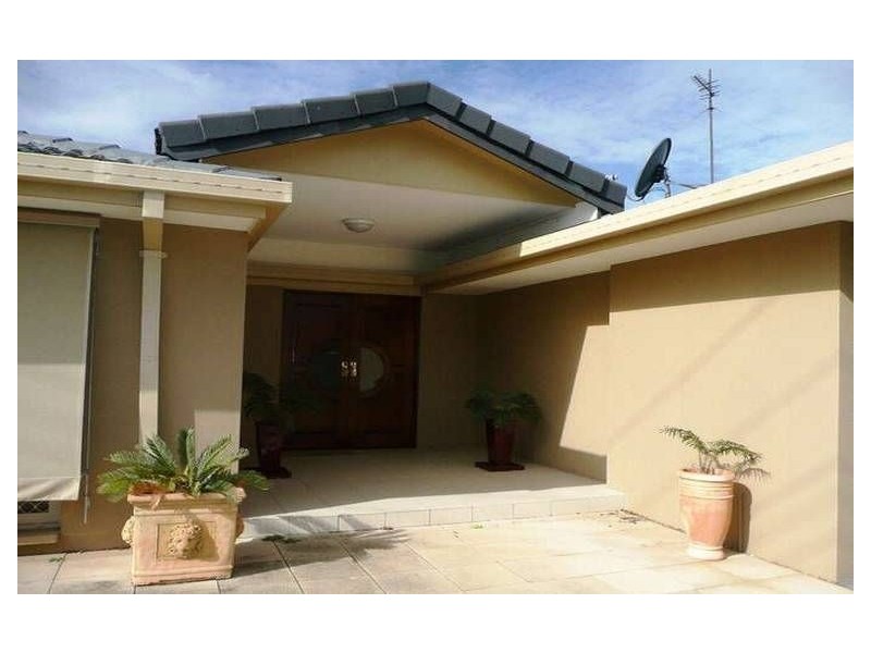 36 Vatakoula Parade, Mermaid Waters QLD 4218