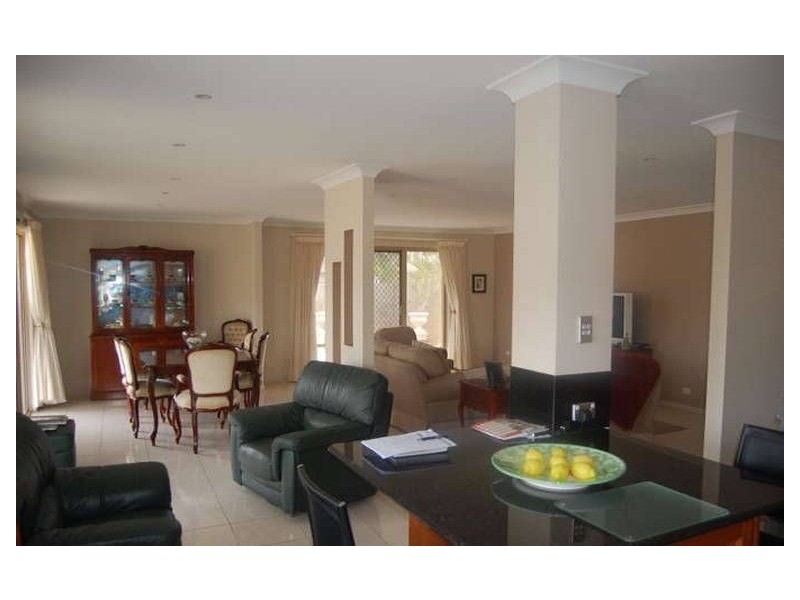 36 Vatakoula Parade, Mermaid Waters QLD 4218