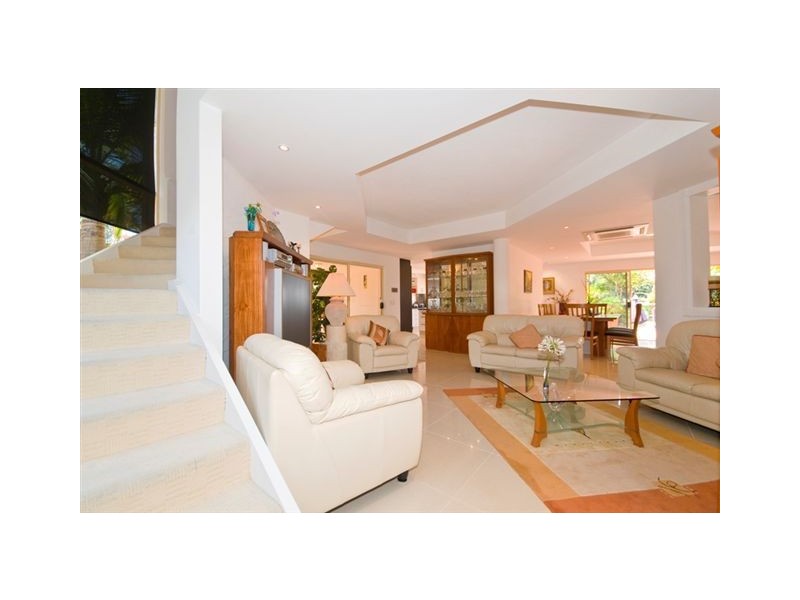 3 Montego Court, Mermaid Waters QLD 4218