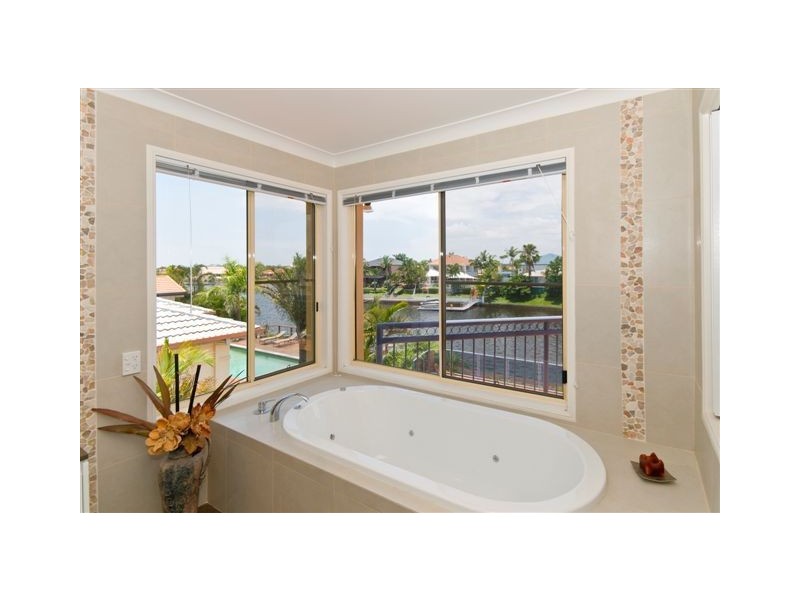 3 Montego Court, Mermaid Waters QLD 4218
