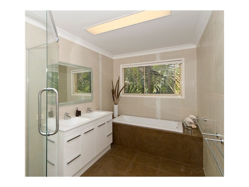 3 Montego Court, Mermaid Waters QLD 4218