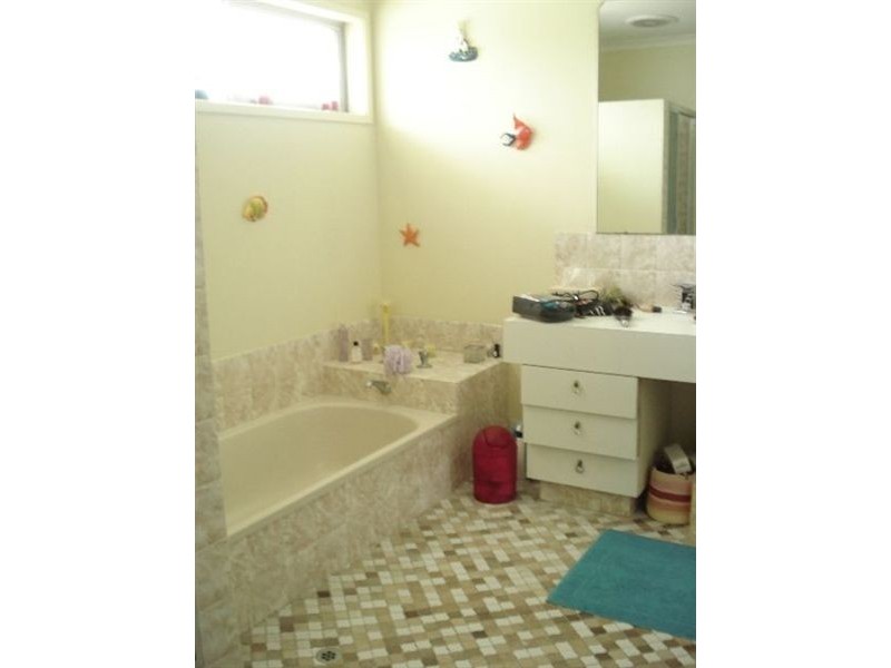 1/2423 Gold Coast Hwy, Mermaid Beach QLD 4218