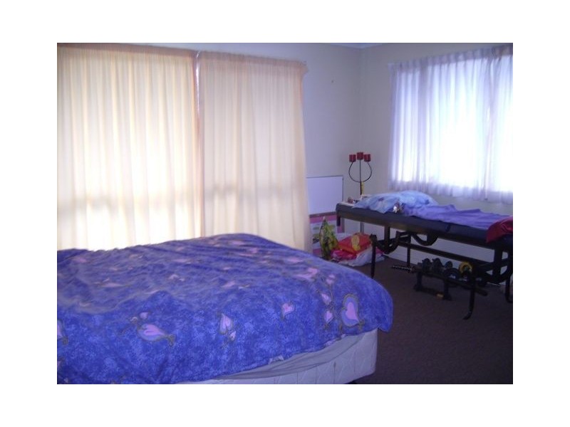 1/2423 Gold Coast Hwy, Mermaid Beach QLD 4218