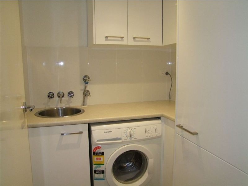 1/22 Genoa Street, Surfers Paradise QLD 4217