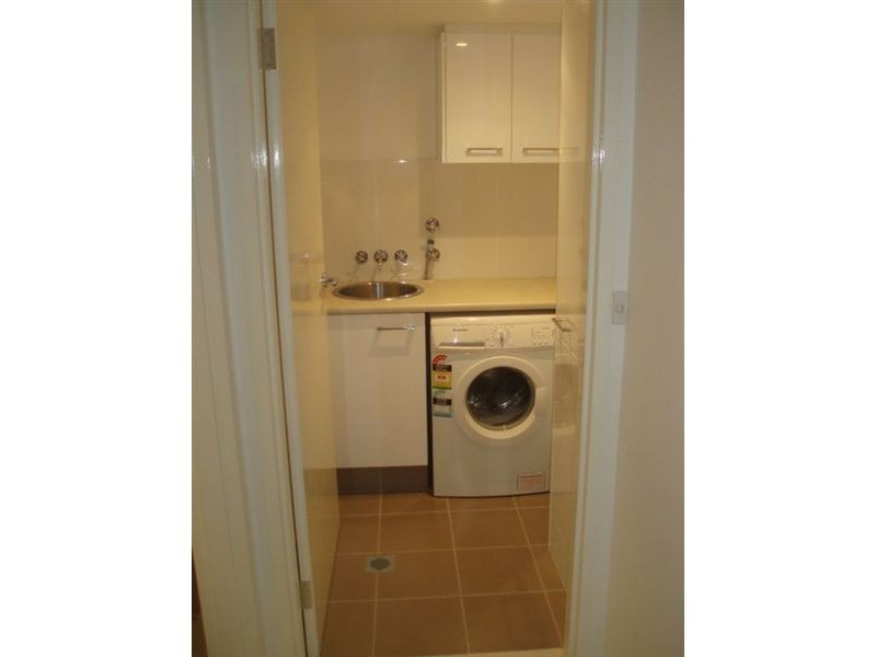 1/22 Genoa Street, Surfers Paradise QLD 4217