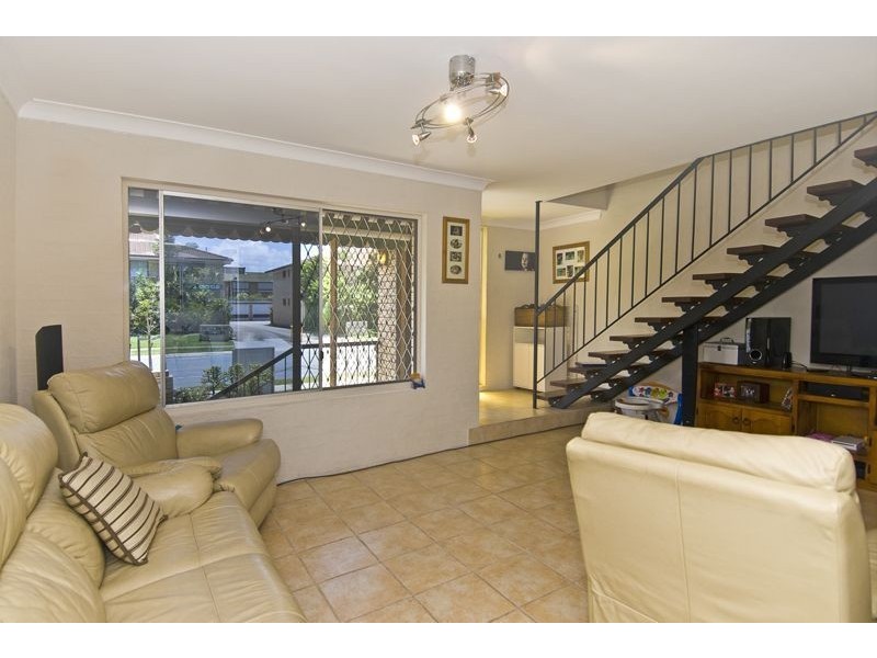 4/6 Duet Drive, Mermaid Waters QLD 4218