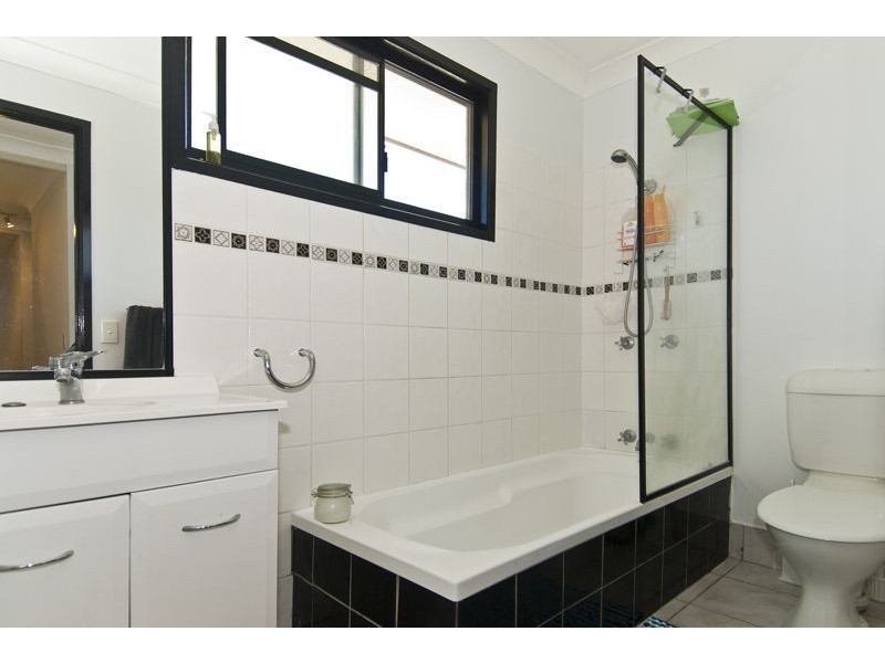 4/6 Duet Drive, Mermaid Waters QLD 4218