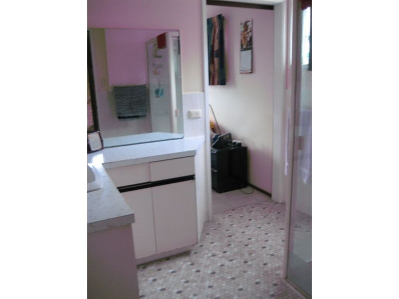 12 Carrara Road, Carrara QLD 4211