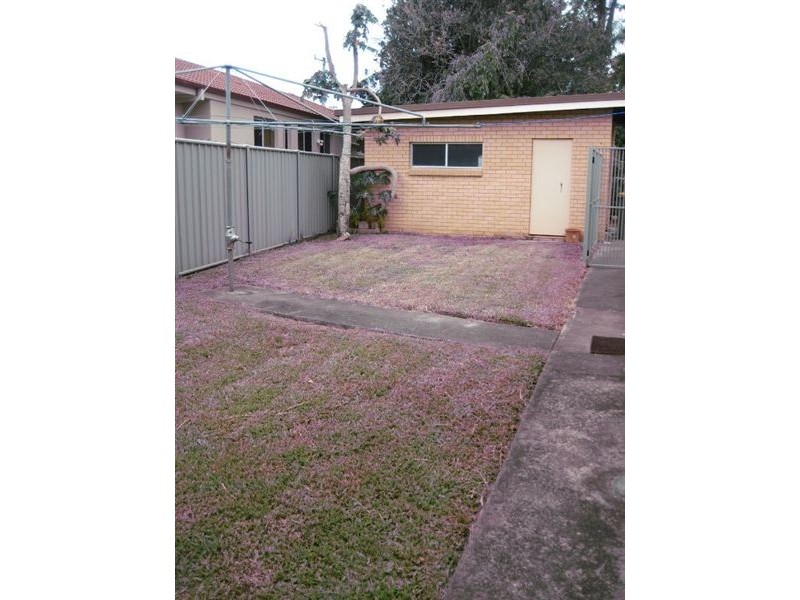 12 Carrara Road, Carrara QLD 4211