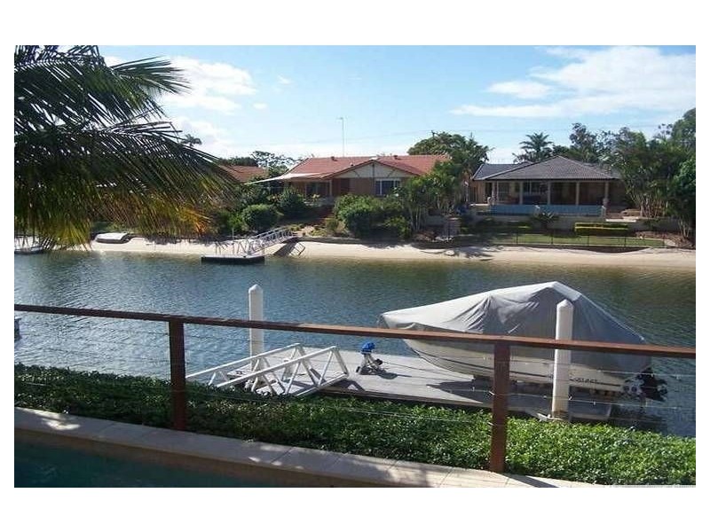 21 Bombala Street, Broadbeach Waters QLD 4218