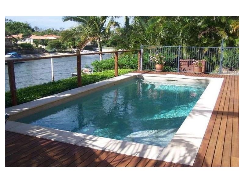 21 Bombala Street, Broadbeach Waters QLD 4218