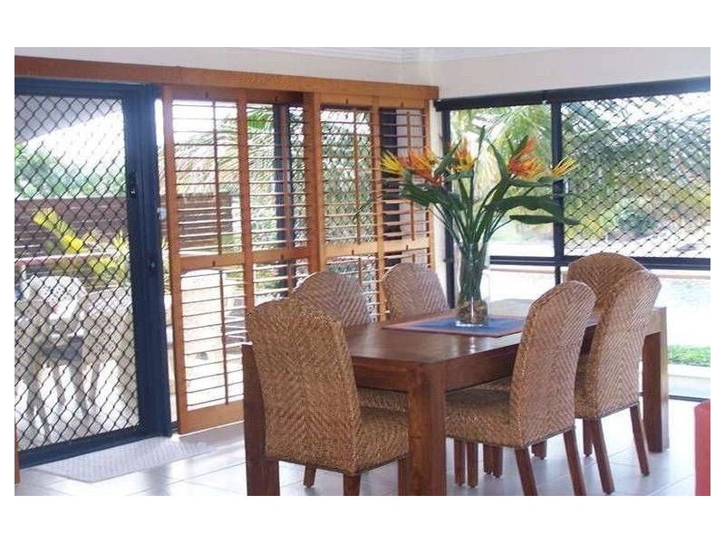 21 Bombala Street, Broadbeach Waters QLD 4218