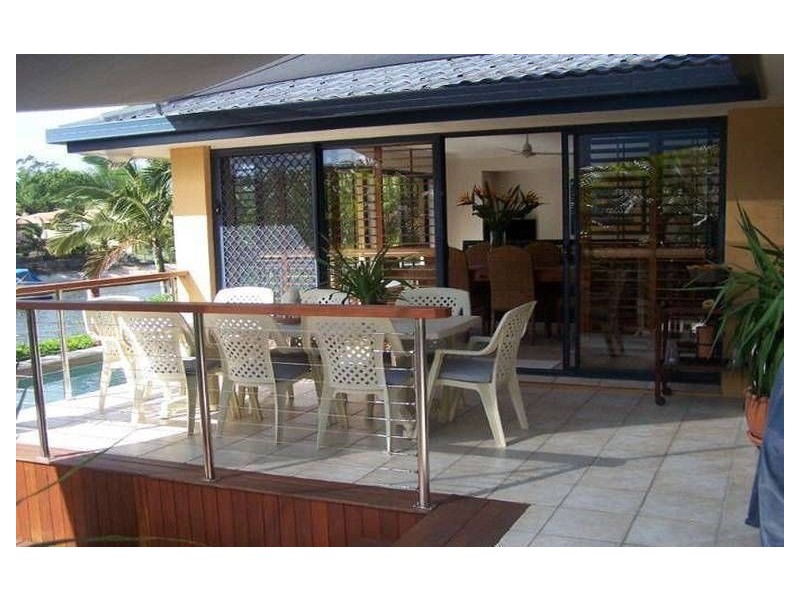 21 Bombala Street, Broadbeach Waters QLD 4218