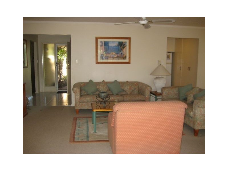 1 Park Avenue, Broadbeach Waters QLD 4218