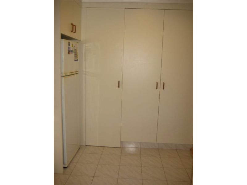 1 Park Avenue, Broadbeach Waters QLD 4218