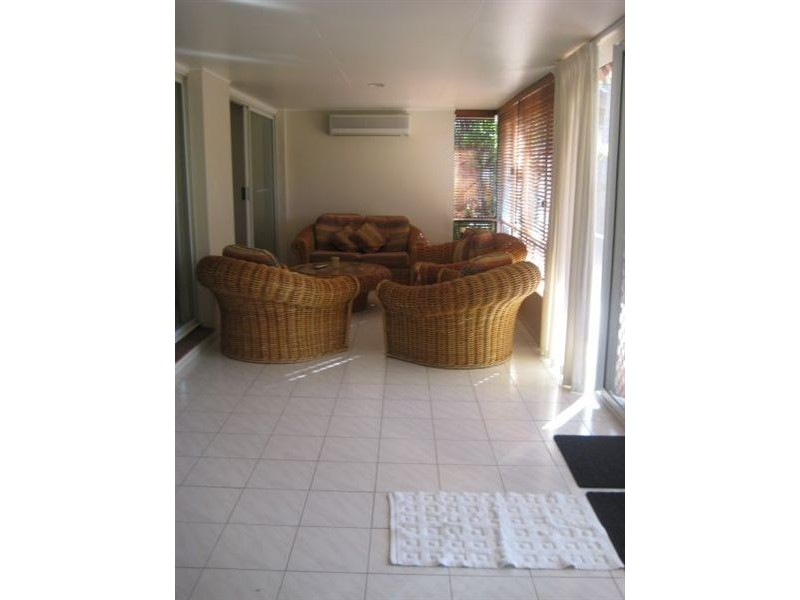 1 Park Avenue, Broadbeach Waters QLD 4218