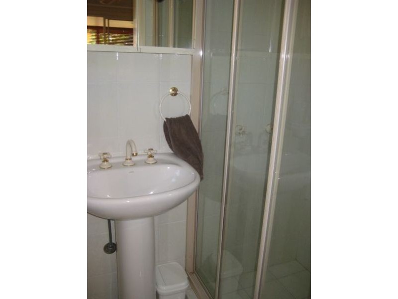 1 Park Avenue, Broadbeach Waters QLD 4218