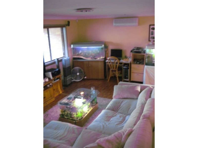 2/8 Corunna Crescent, Ashmore QLD 4214